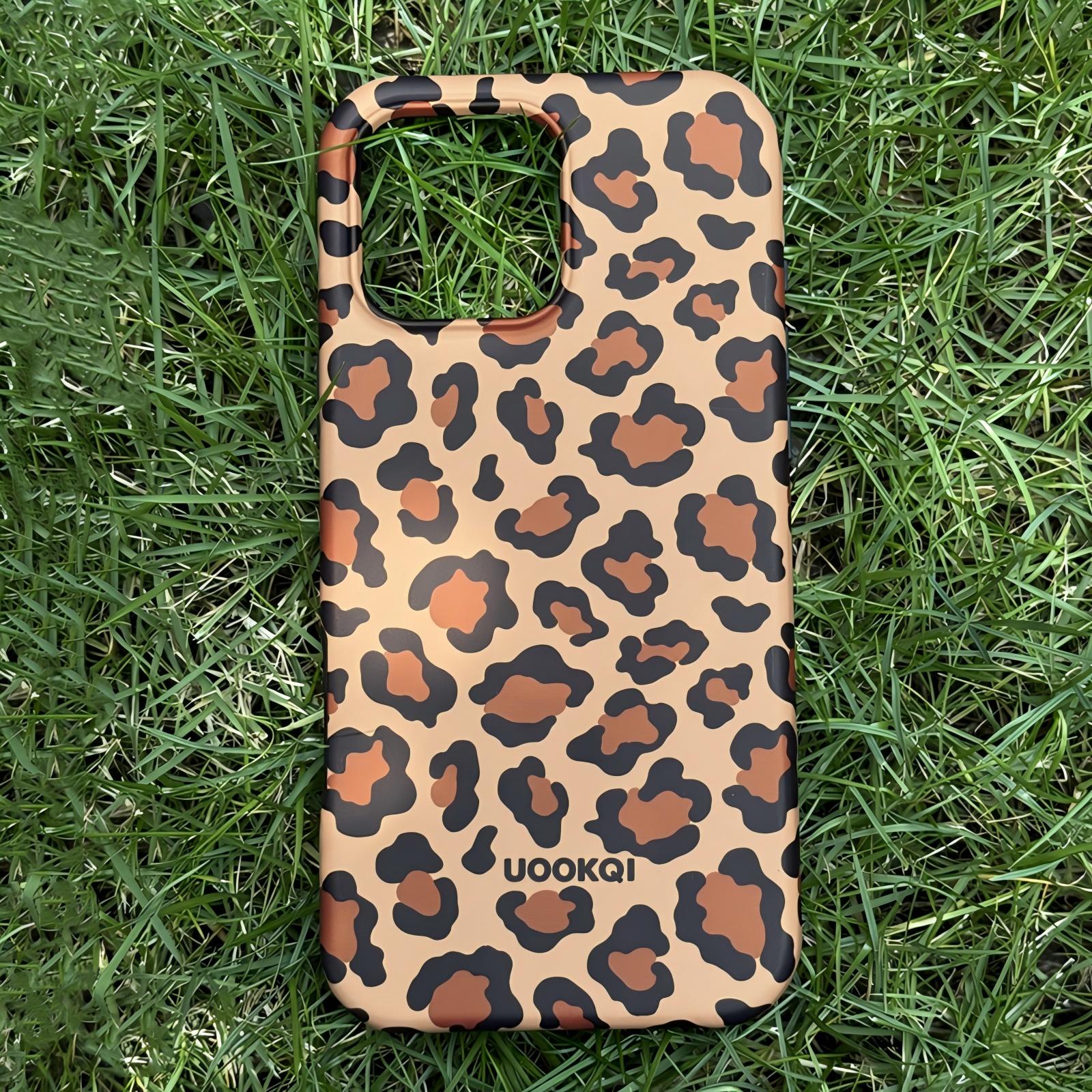 Savage Neutrals – เคส MagSafe สำหรับ iPhone 16 /15 / 14 / 13