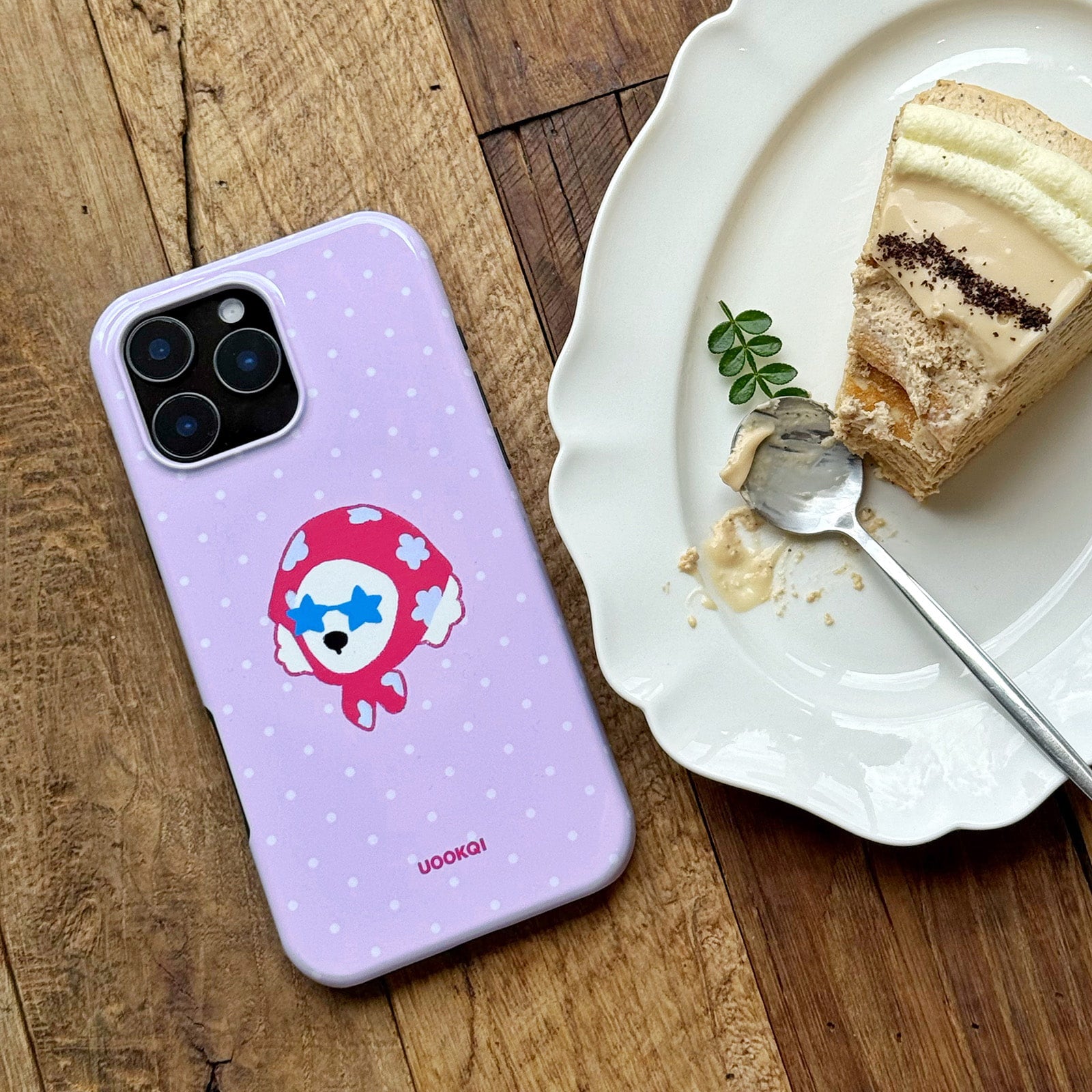 Berry Dotty – MagSafe Compatible Case for iPhone 16 /15 / 14 / 13