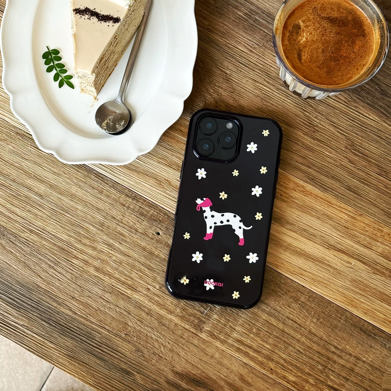 Petal Paws – MagSafe Compatible Case for iPhone 16 /15 / 14 / 13