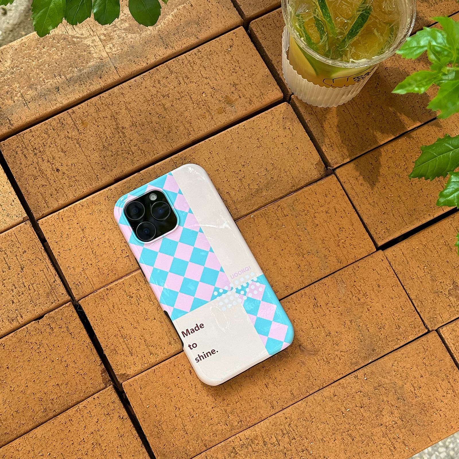 Shine Grid – เคสที่รองรับ MagSafe สำหรับ iPhone 16 /15 / 14 / 13 
